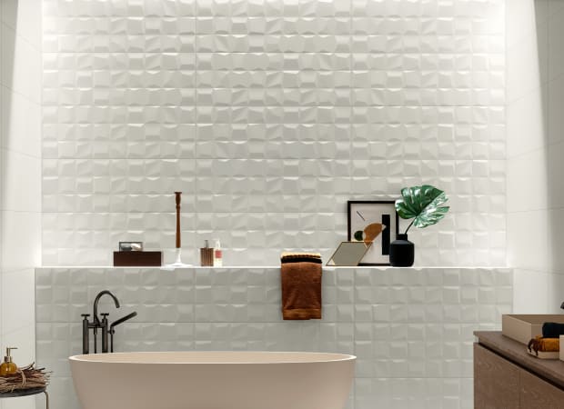 Amplify in Rise White