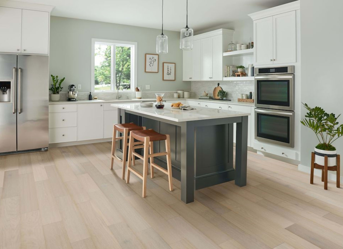 Dogwood Pro White Oak Engineered in Minimal White 7.5"