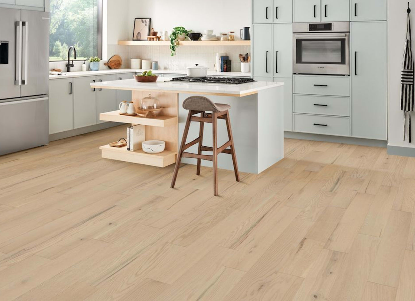Woodland Traditionalist Red Oak Engineered in Stylish Summer 6.5"