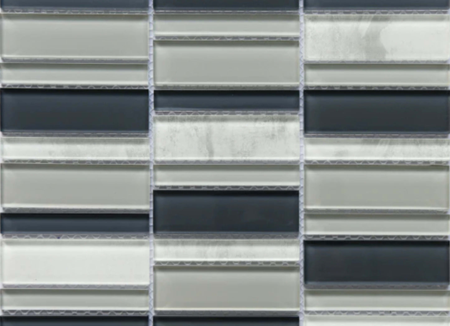 La Vie in Gray