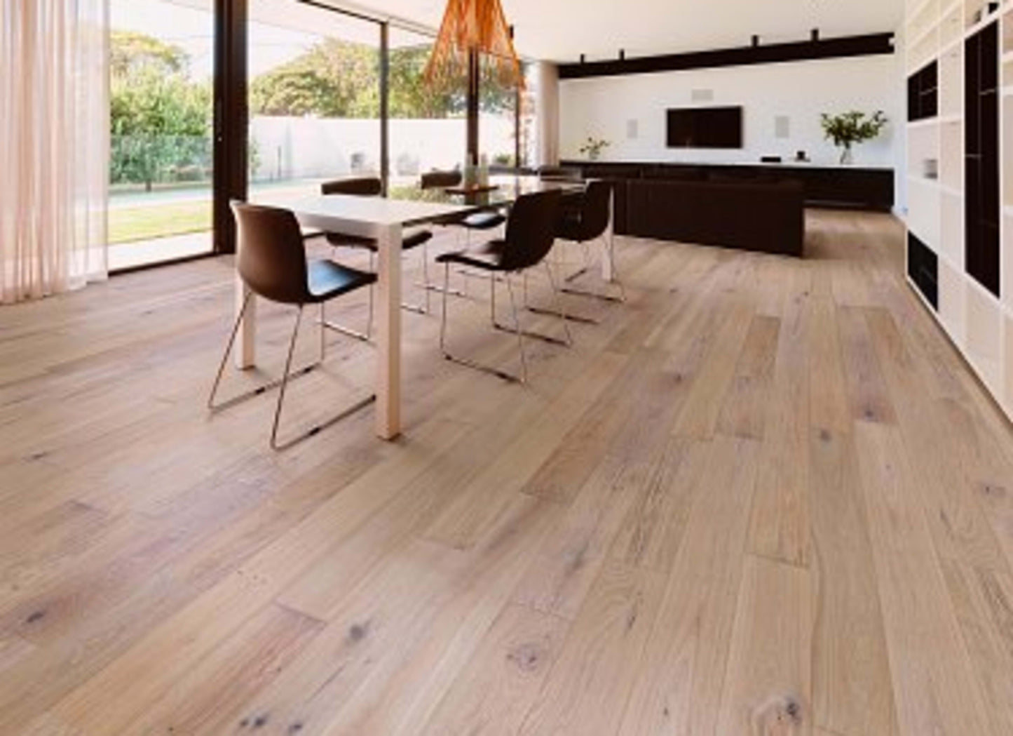 ELEGANCE OAK in Applique