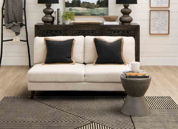 Linea Onyx in Onyx 5'3"x7'10"