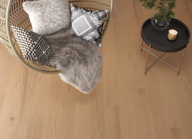 PRO Collection - Brushed Red Oak Solid 3/4 in Linen 3.25