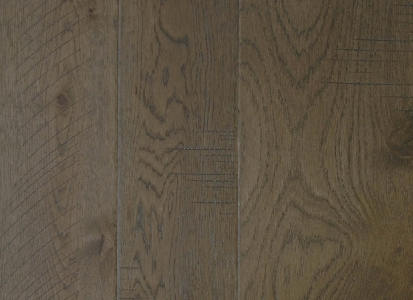 Carved Cottage Oak in Prairie View