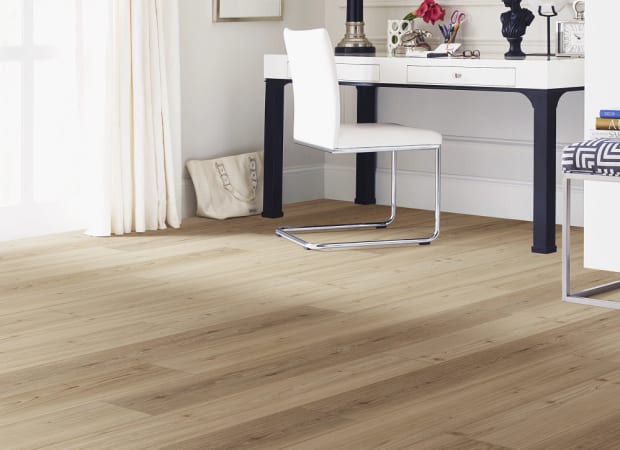 DISTINCTION PLUS in Light Pine