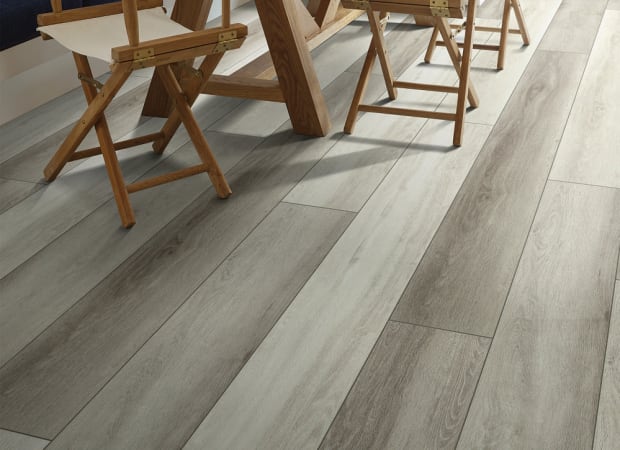 TITAN HD PLUS in Modern Oak
