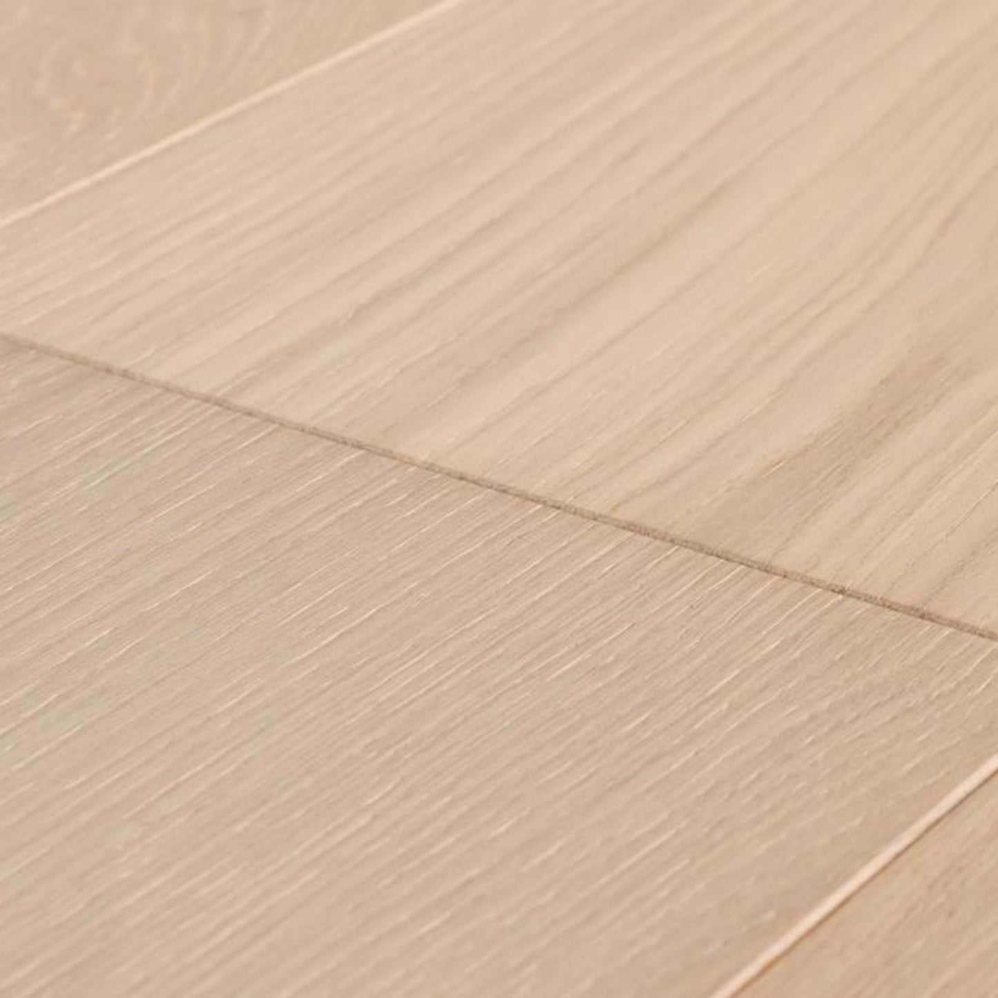 Couture: Katwalk in Milan Hardwood