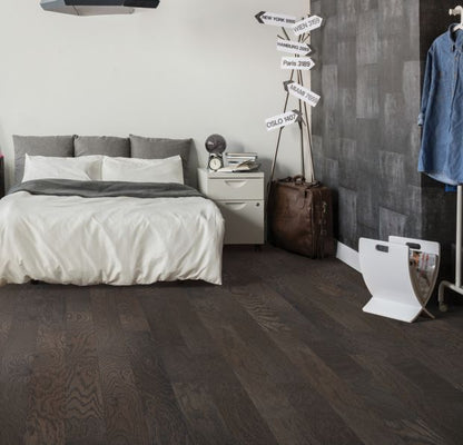 Modern Chic in Los Angeles Oak