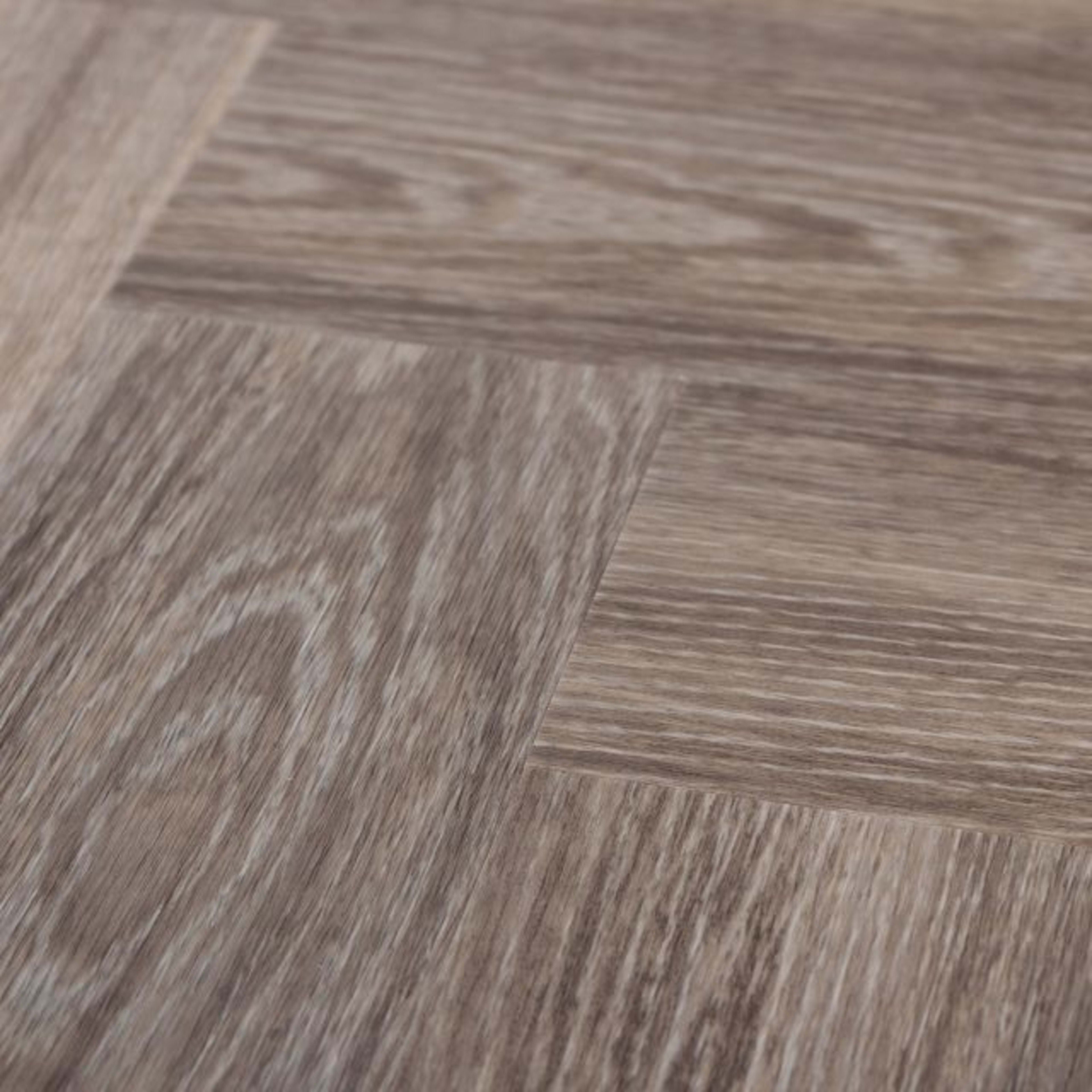 Structure Herringbone in Kitty Luxury Vinyl