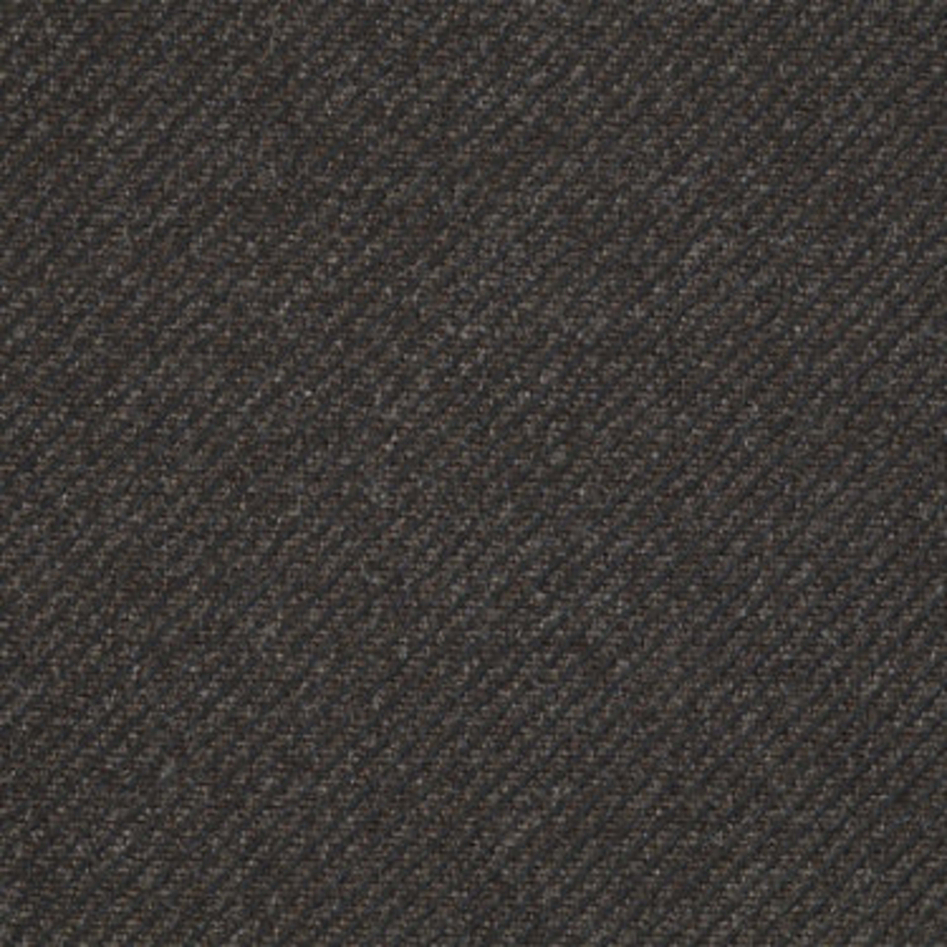 Traverse in Woodland Peat Carpet