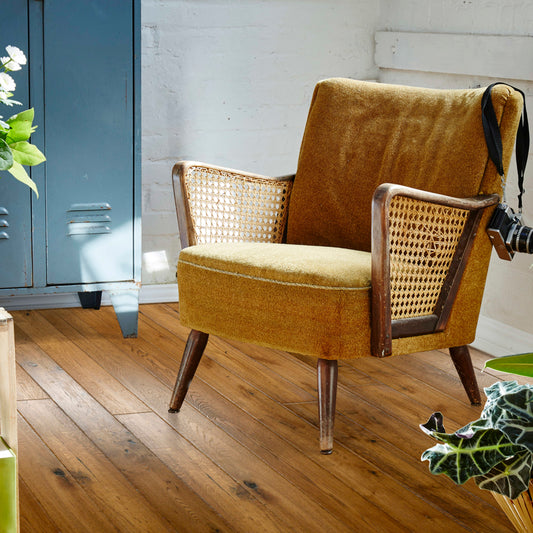 Alehouse in Blonde Hardwood