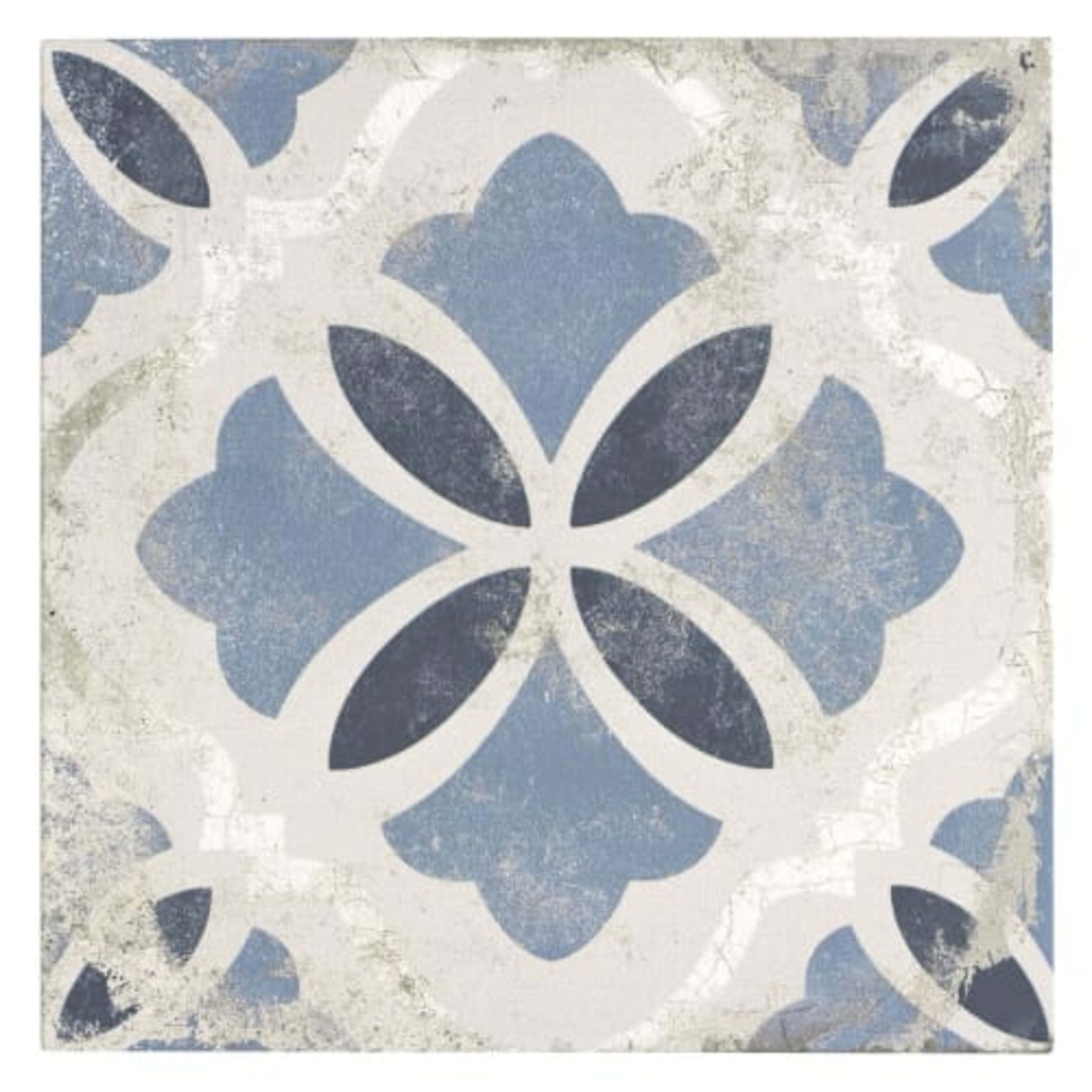 Charisma in Valencia Tile