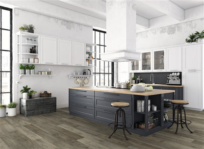 Anew Oak in Recaptured Hardwood