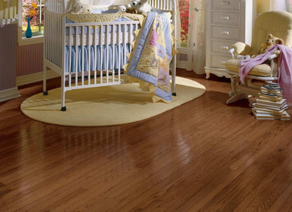 Manchester Red Oak Solid in Saddle 2.25"