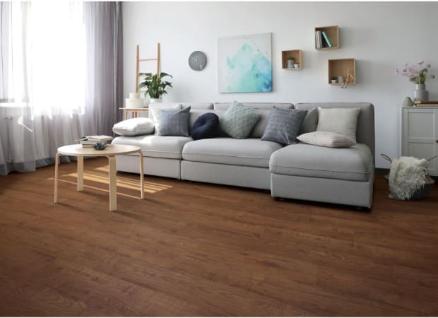 Western Row in Red Clay Oak