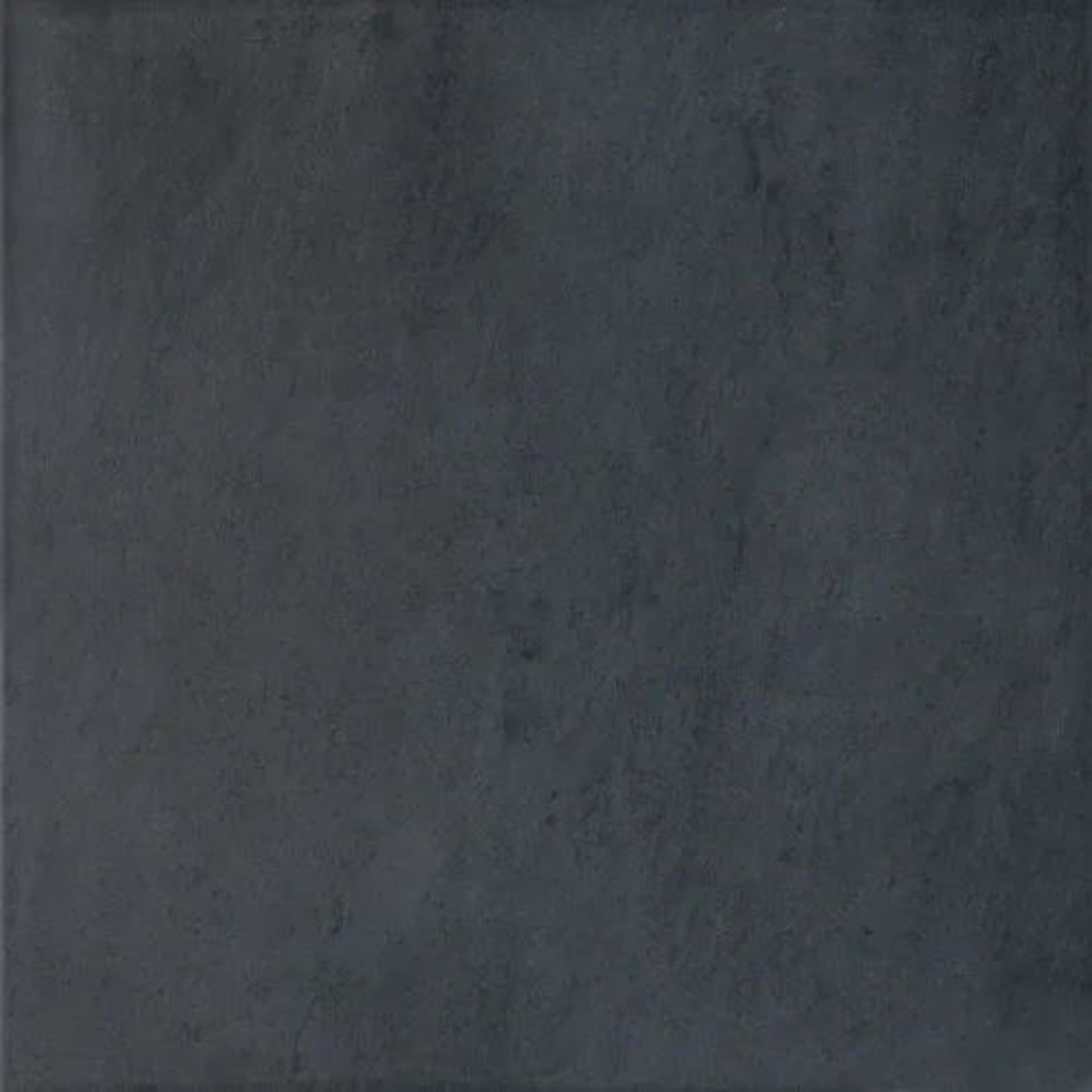 Cinq in Black Tile