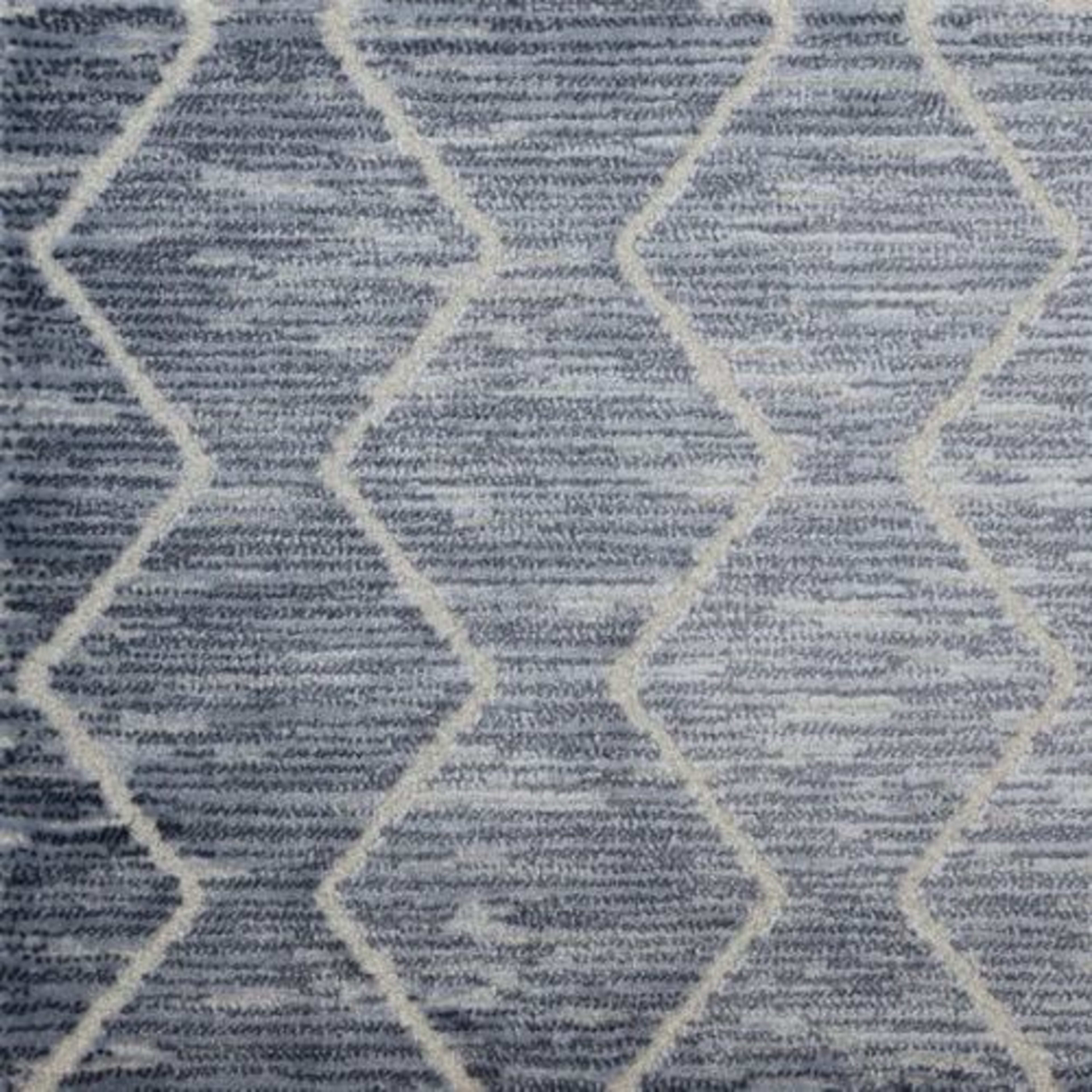 Crystabella in Ocean Carpet