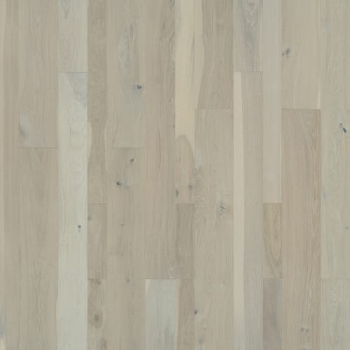 Monterey Hardwood in Villa