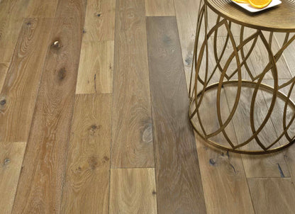 Novella in Hemingway Oak