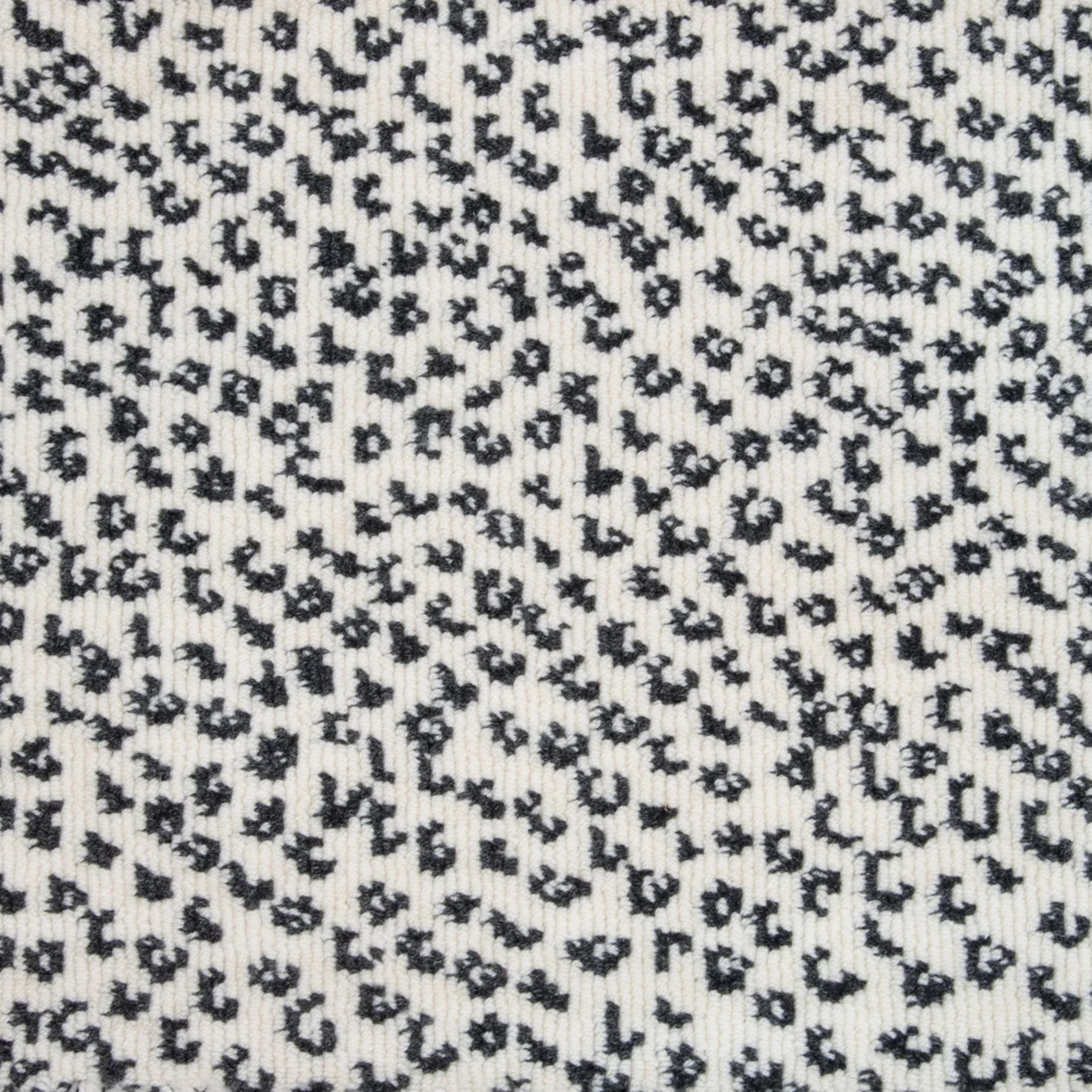 Pantera in Panda Carpet