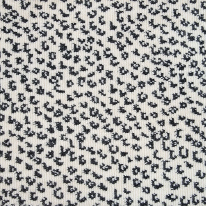 Pantera in Panda Carpet