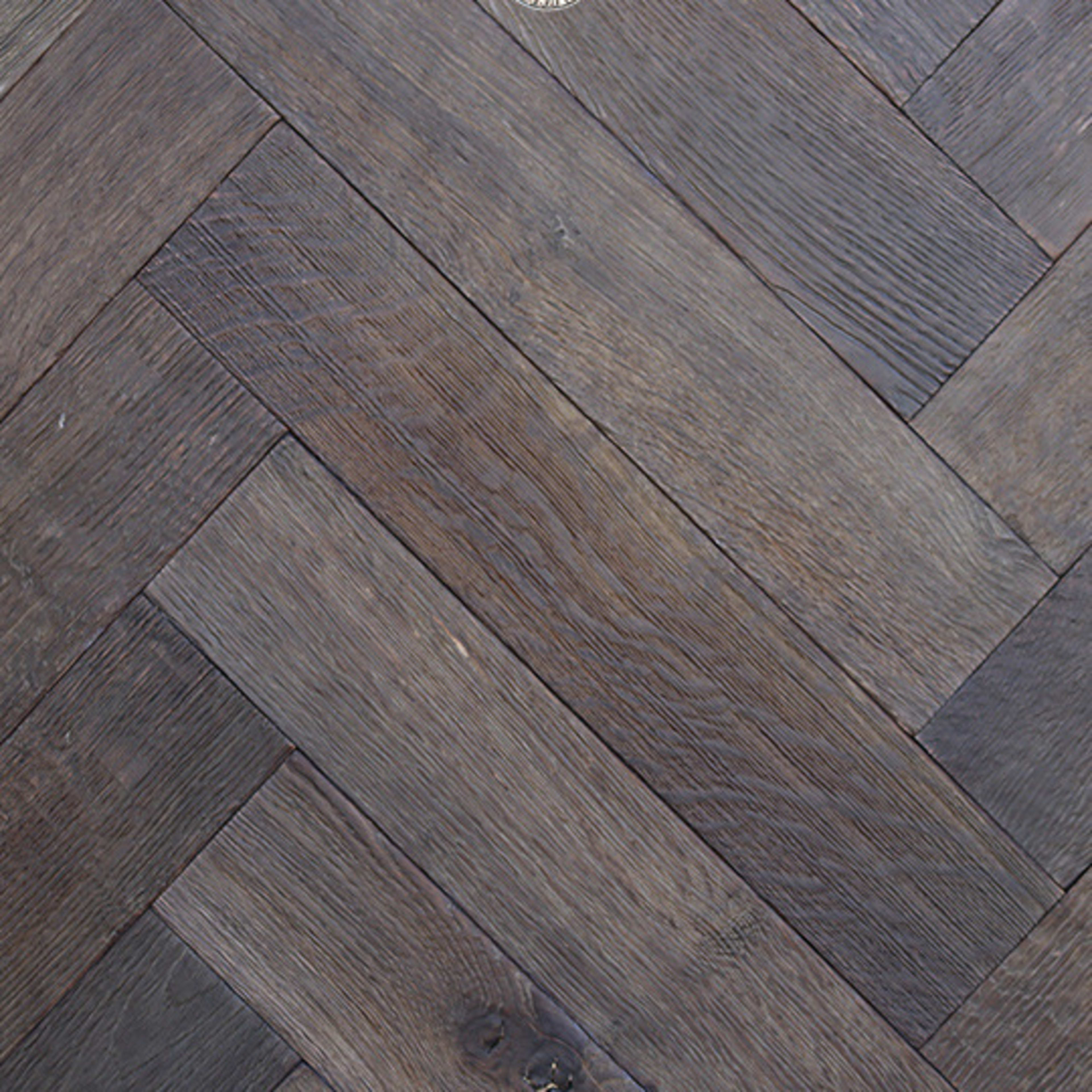 Herringbone Custom in Hr003 Hardwood
