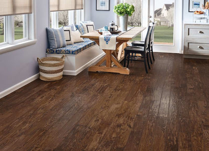Signature Scrape Red Oak Solid in Forestland 5"