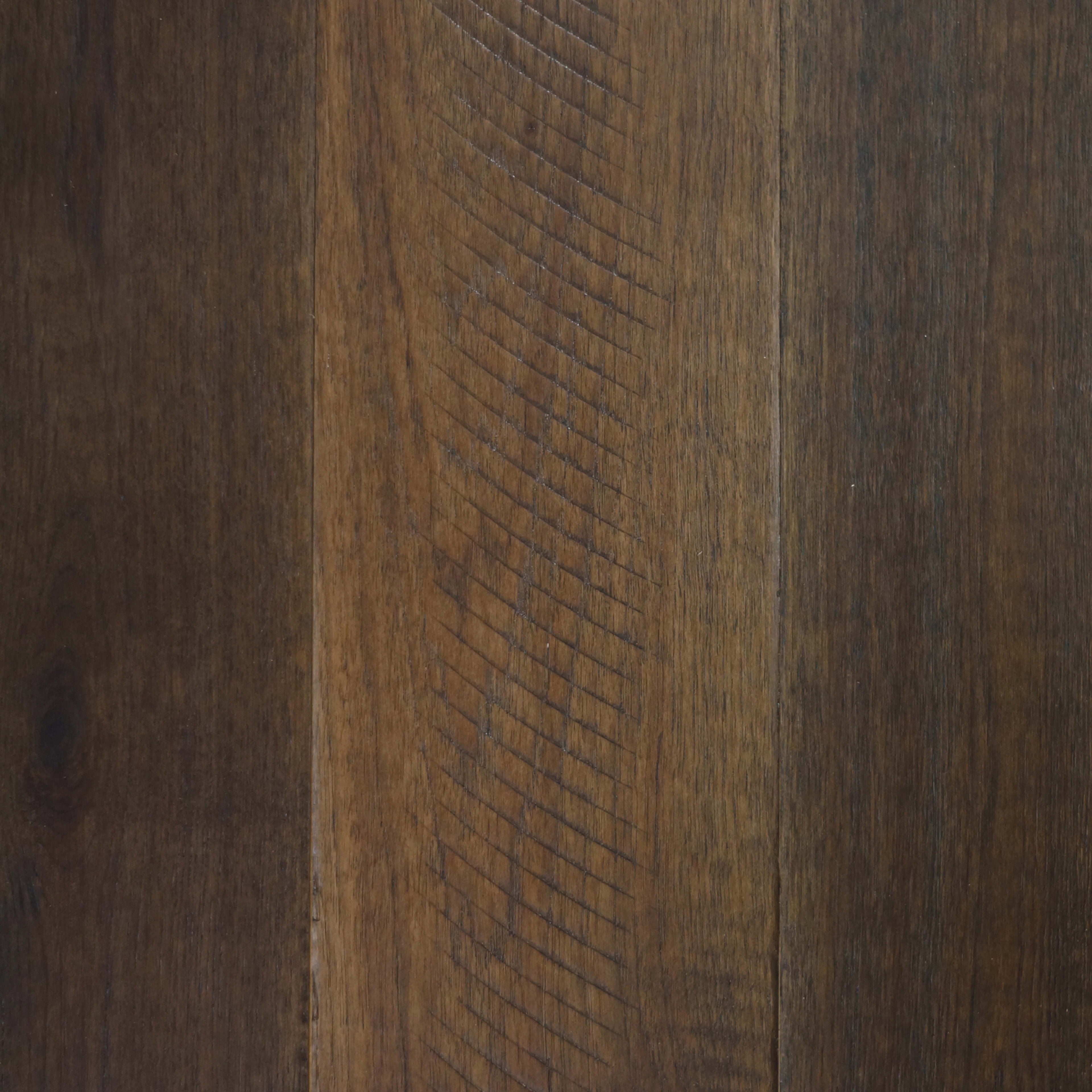 Carved Cottage Hickory in Deer Point Hardwood