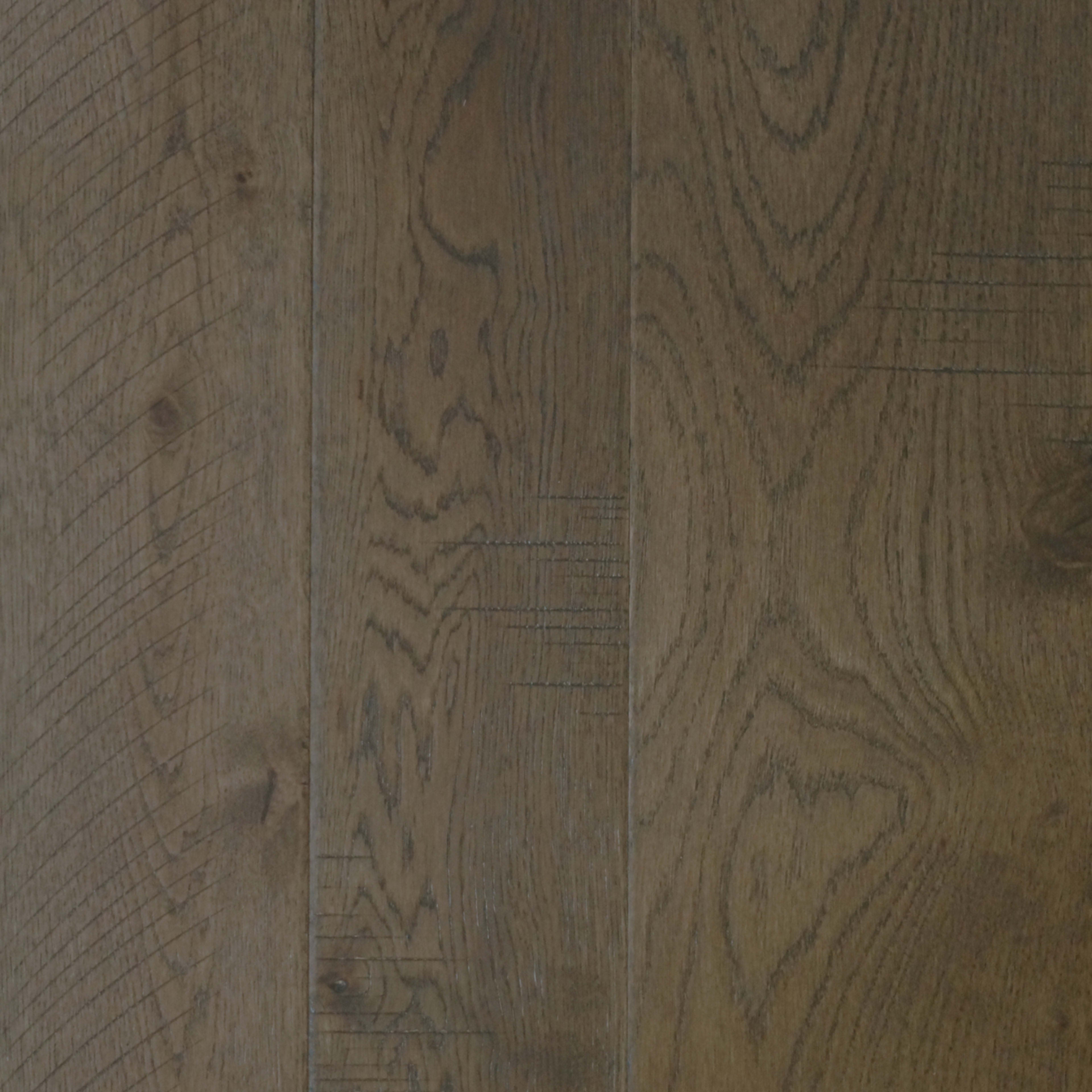 Carved Cottage Oak in Prairie View Hardwood