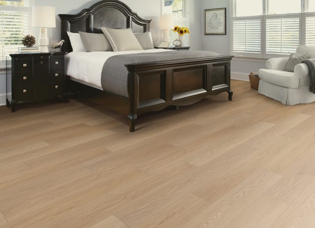 DISTINCTION PLUS in Timeless Oak