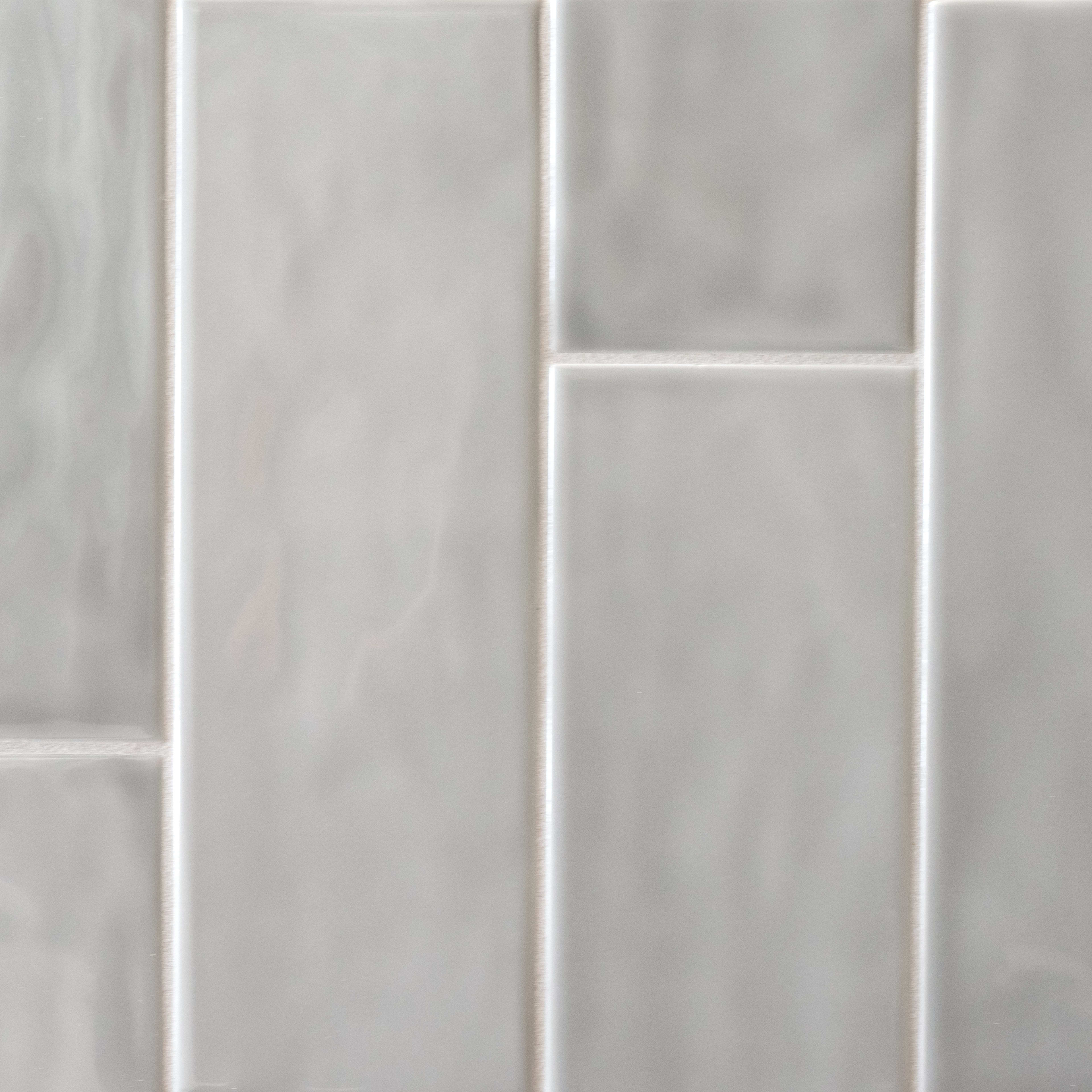 Acuarela in Smoke Tile