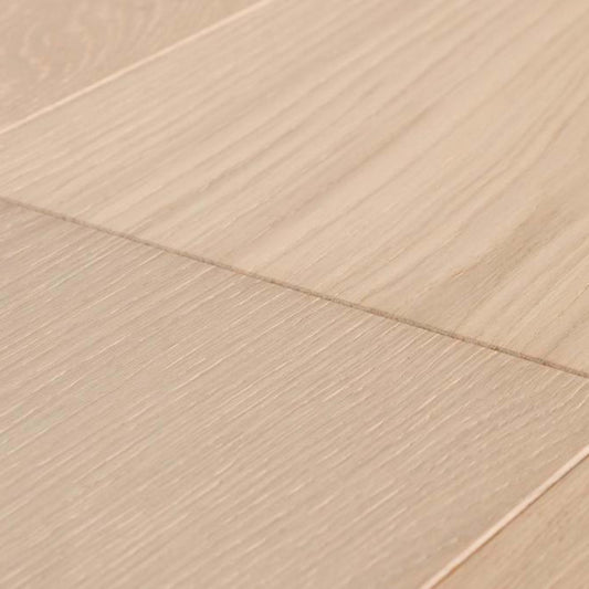 Couture: Katwalk in Milan Hardwood